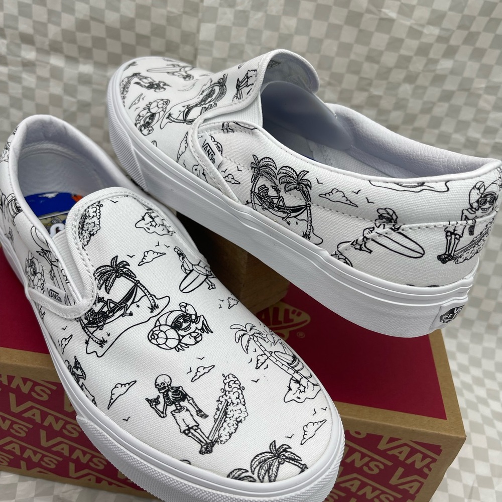 Vans Men’s Classic Slip-On Low Tide True White/True
VN0A5JLXBPD Sneakers - Picture 13 of 16